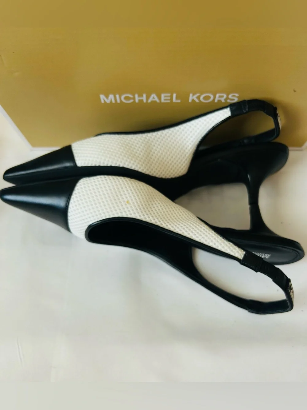 🖤Michael Kors🤍Women's Two-Tone Black🖤 & White🤍 Pointed Kitten Sling Mesh Pumps
